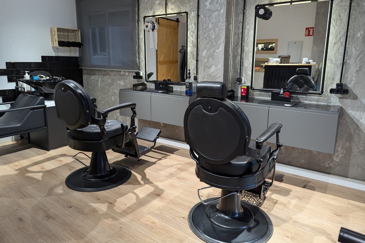 Espacio A2 — barbería en Moraleja de Enmedio