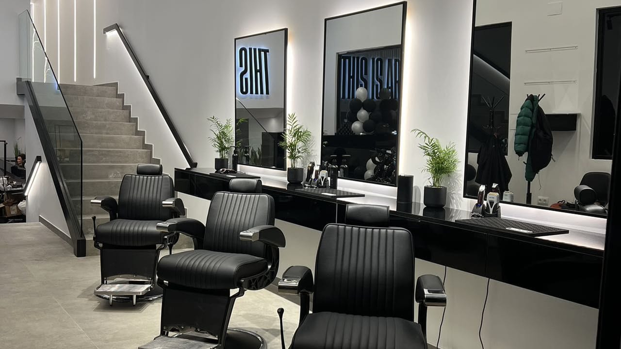 THIS IS ART — barbería en Terrassa