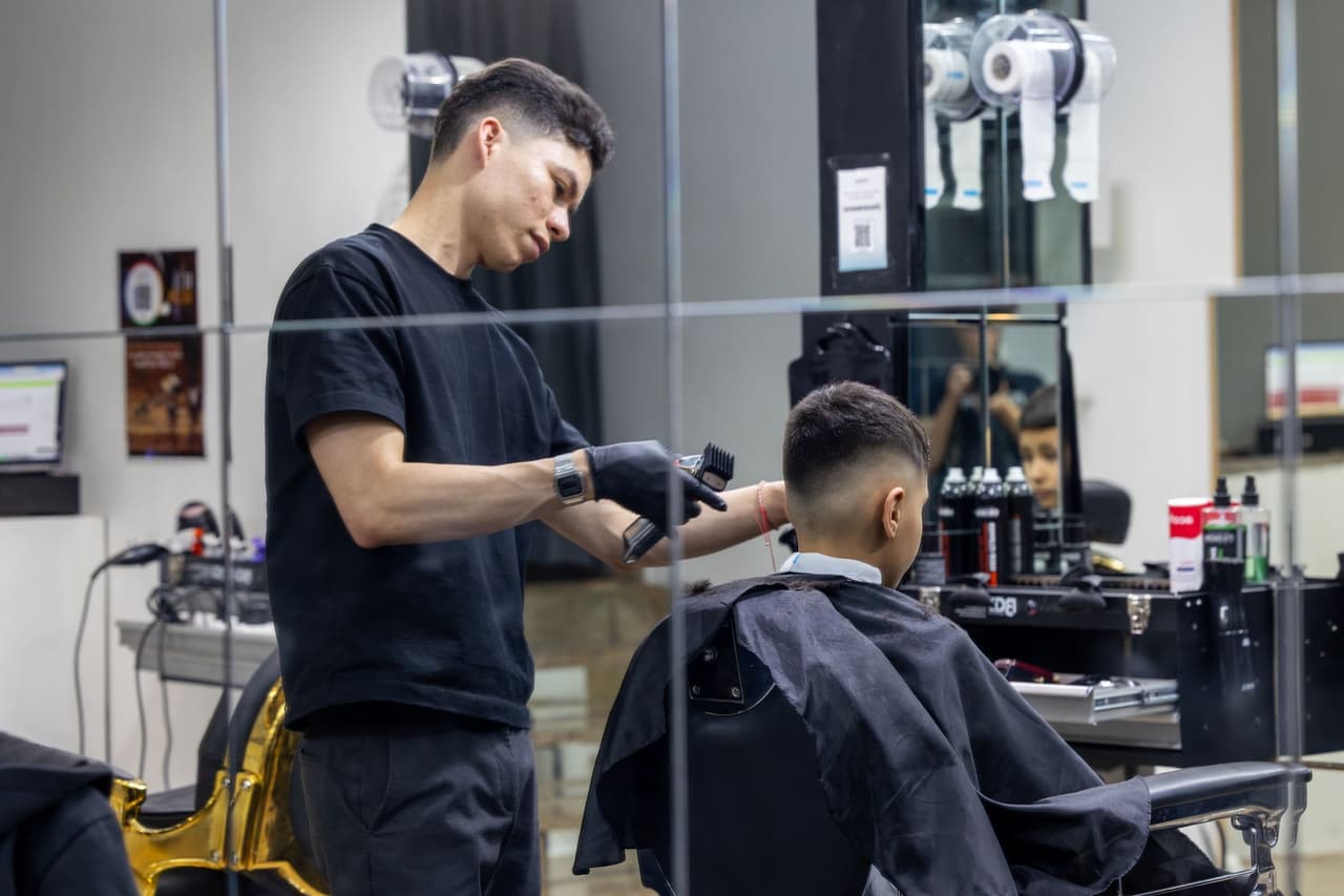 Punto y Aparte — barbería en Huesca