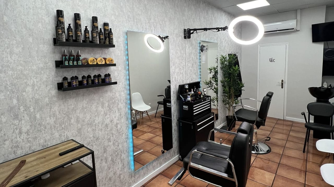 AD FADE FACTORY — barbería en l'Hospitalet de Llobregat