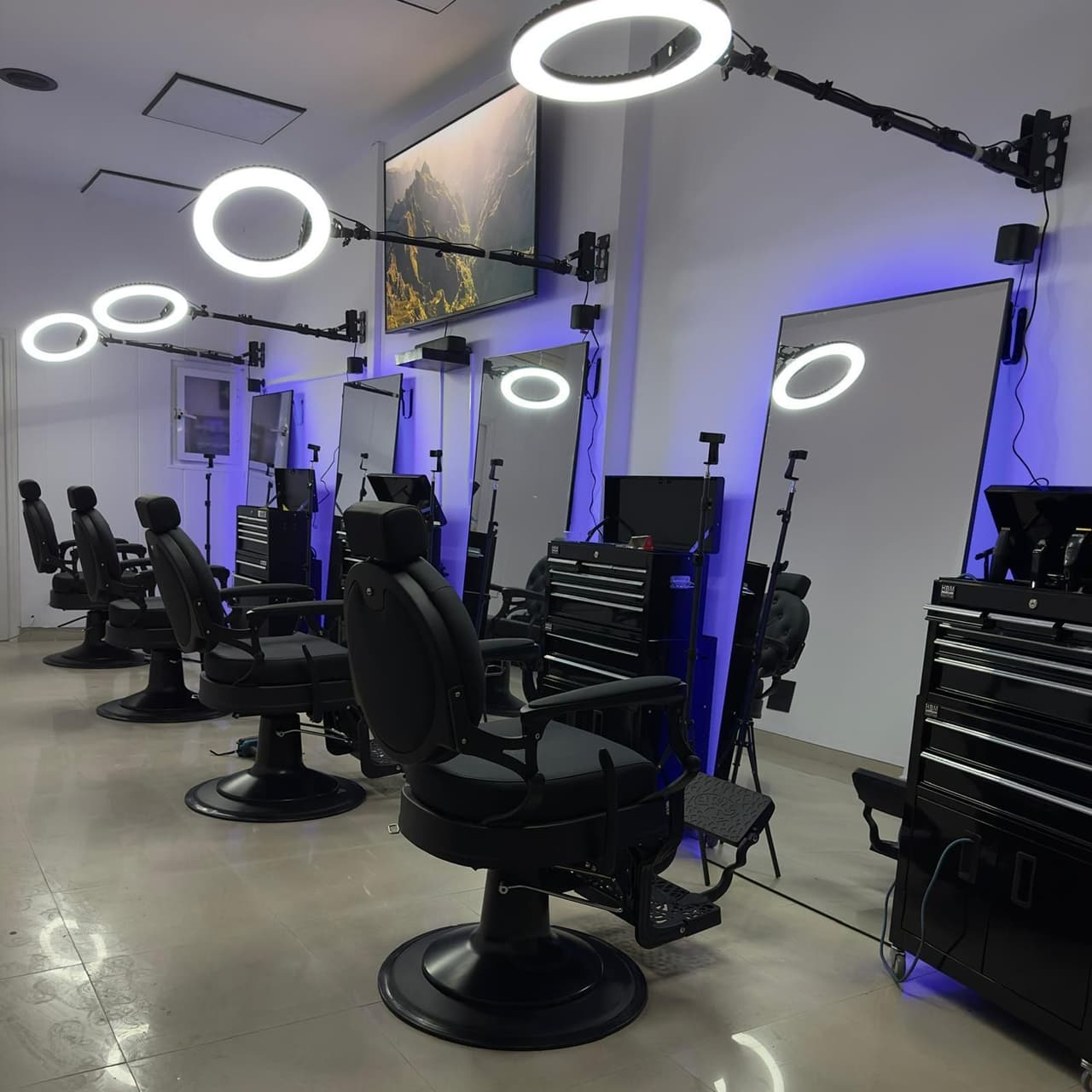 YESHUA HAMASHIAJ BARBERIA — barbería en Fuenlabrada