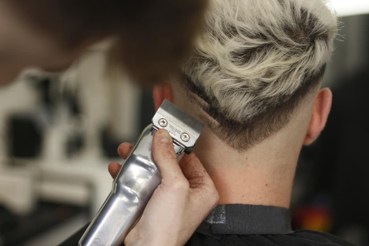 RAYA BARBER — barbería en Godella