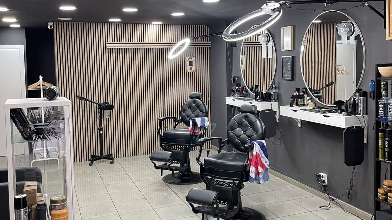 HAIRSTYLISTBARBER'S — barbería en Badalona