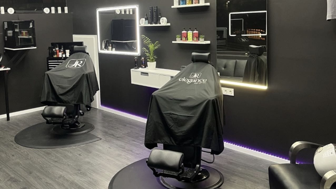 JR Elegance Men Salon — barbería en La Zubia