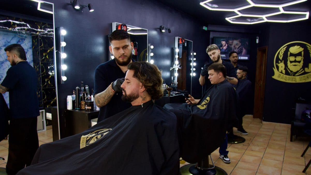 RJ BARBER SHOP 2 — barbería en Marbella