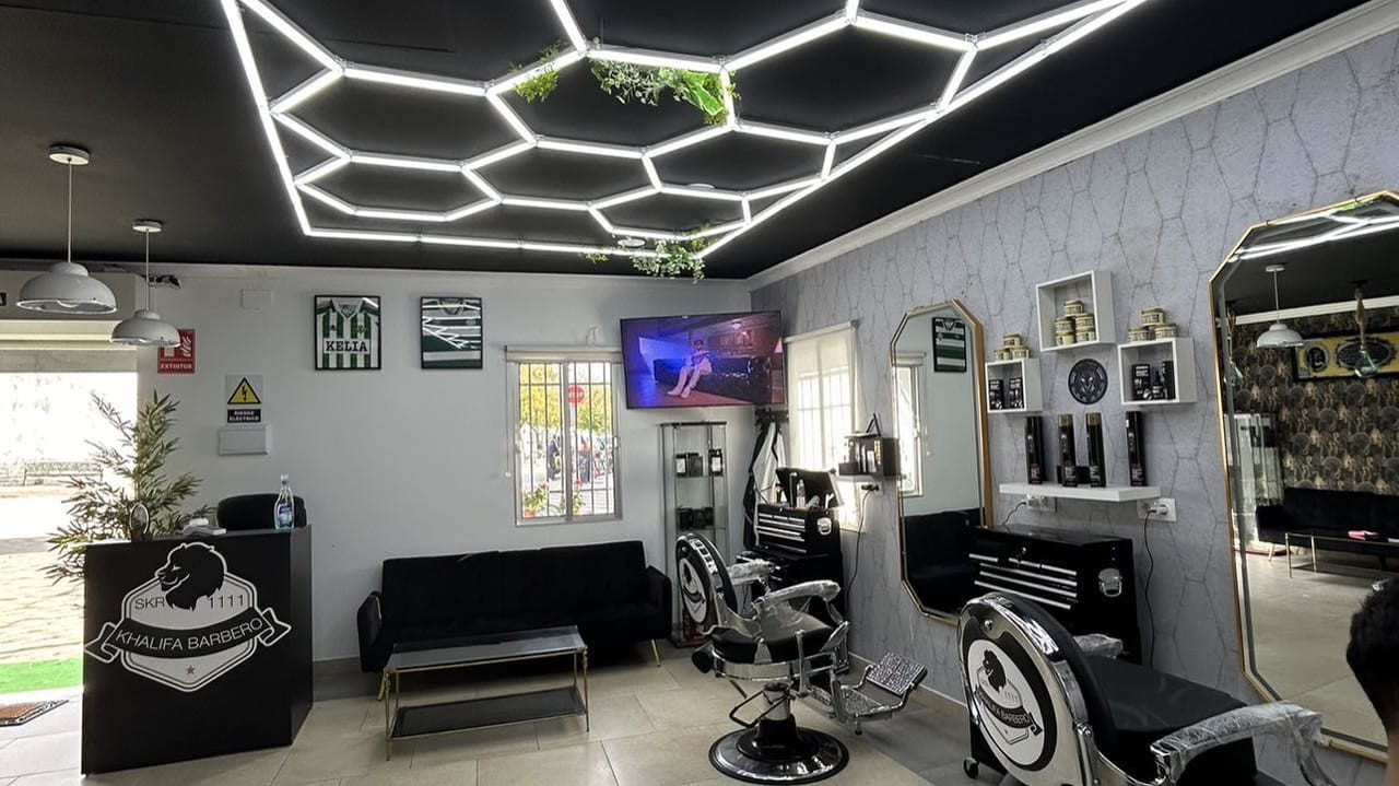 KHALIFA BARBER SKR — barbería en Moguer