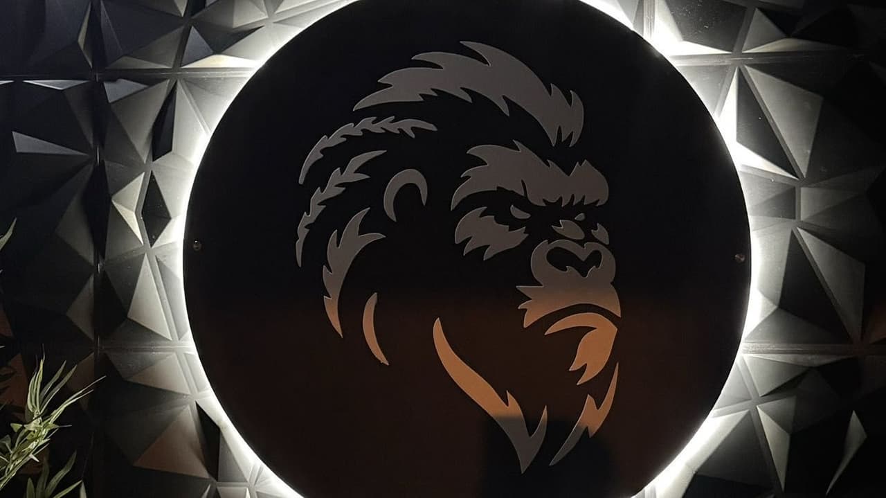 BRIONYS BARBER STUDIO — barbería en Valencia