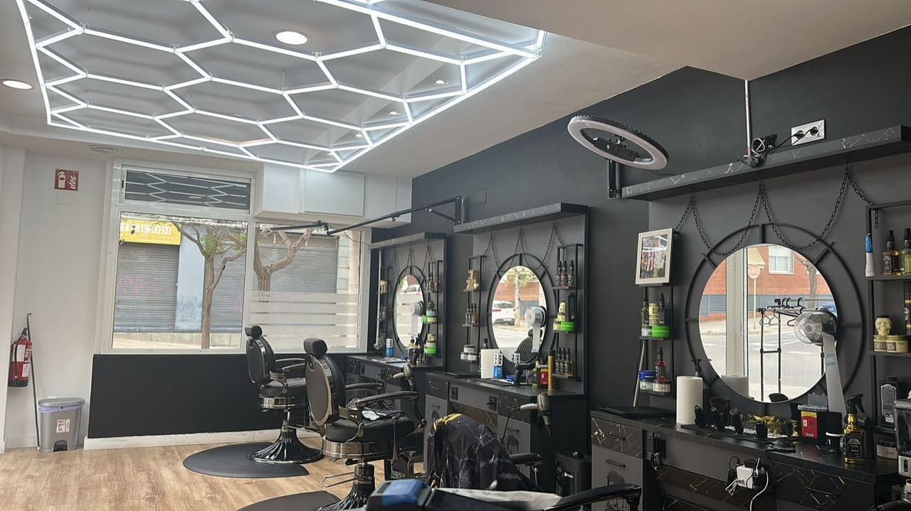 AM Barber Shop — barbería en Sant Feliu de Llobregat