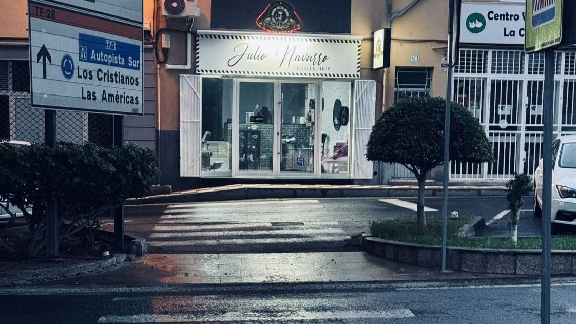 Barbería Julio Navarro — barbería en Arona