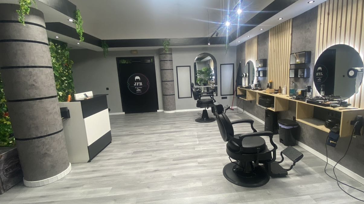 JFR BARBERS — barbería en Gines
