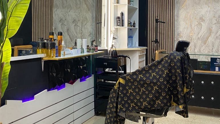 BARBERIA EL TENSO23 🇨🇴 — barbería en Lleida