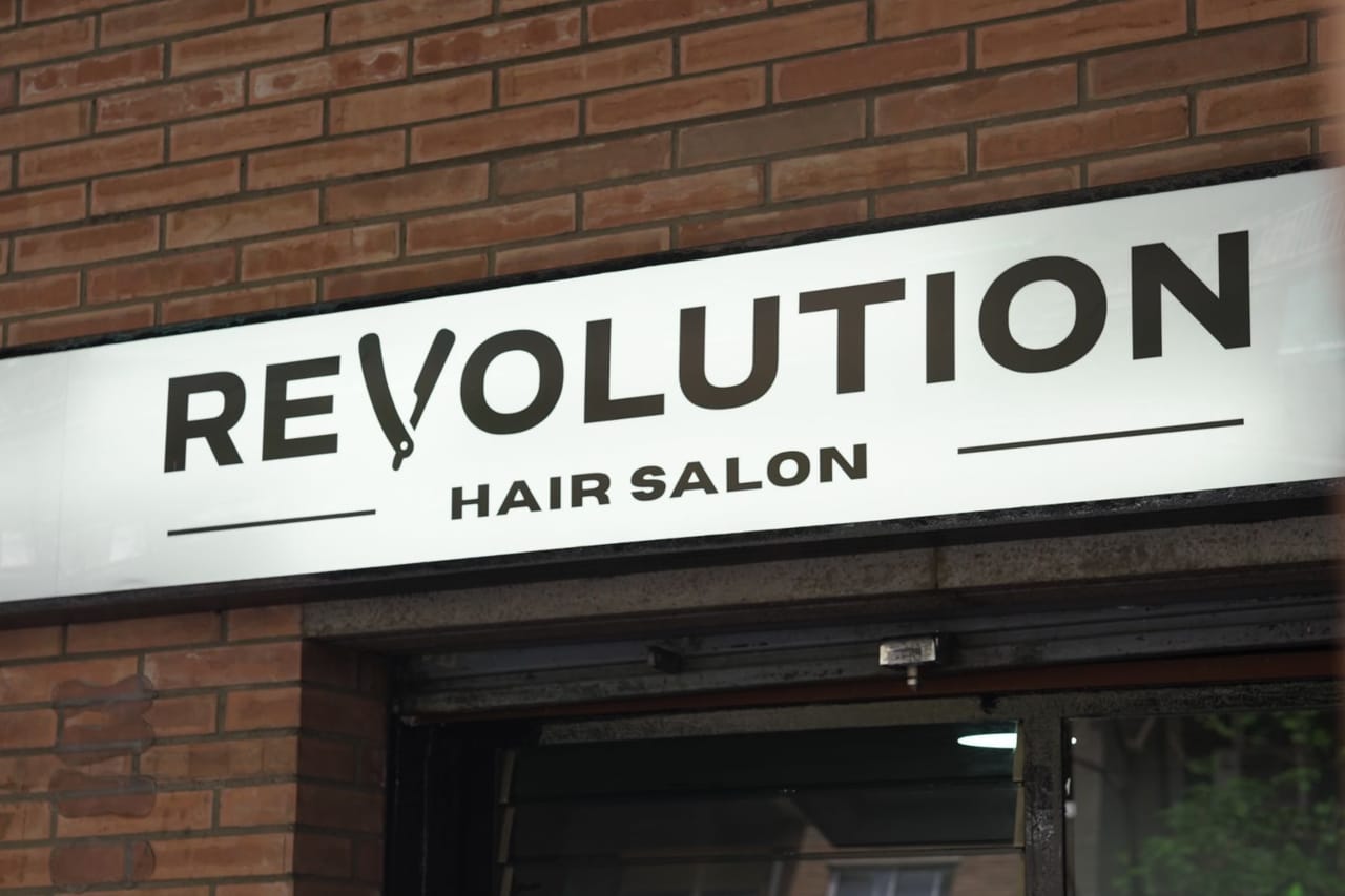 REVOLUTION Barber & Salon — barbería en Barcelona