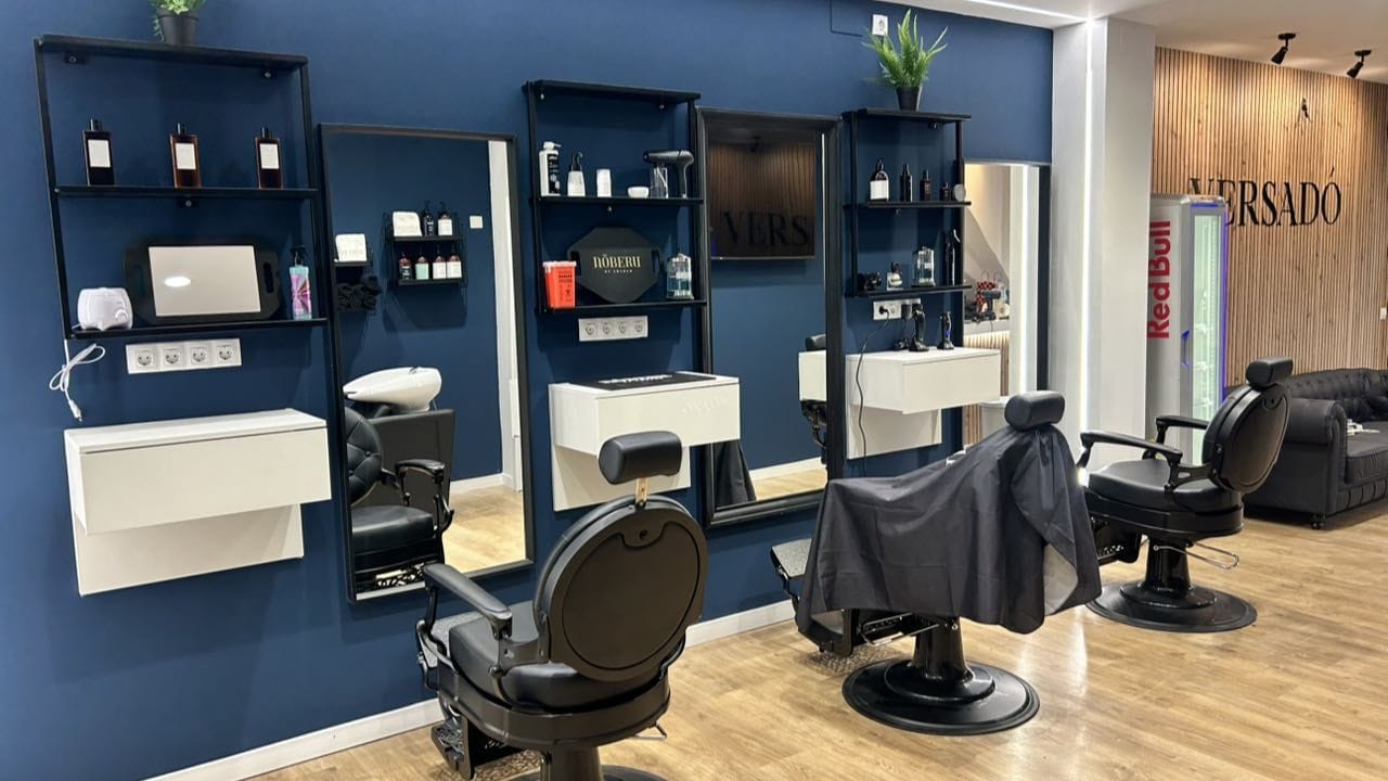 Versadó peluquería masculina — barbería en Sabadell