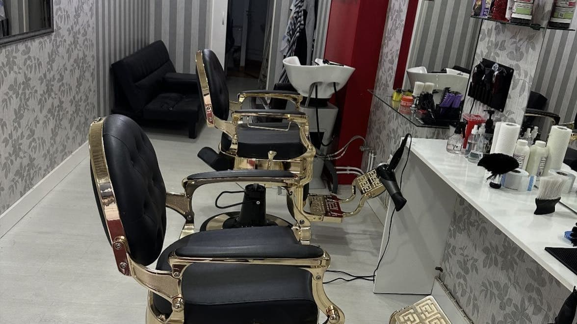 Barberia elias — barbería en Ribeira