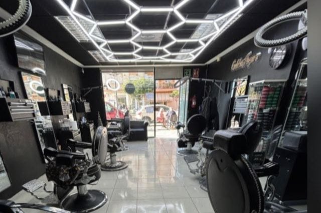 Golden Fingers — barbería en Xirivella