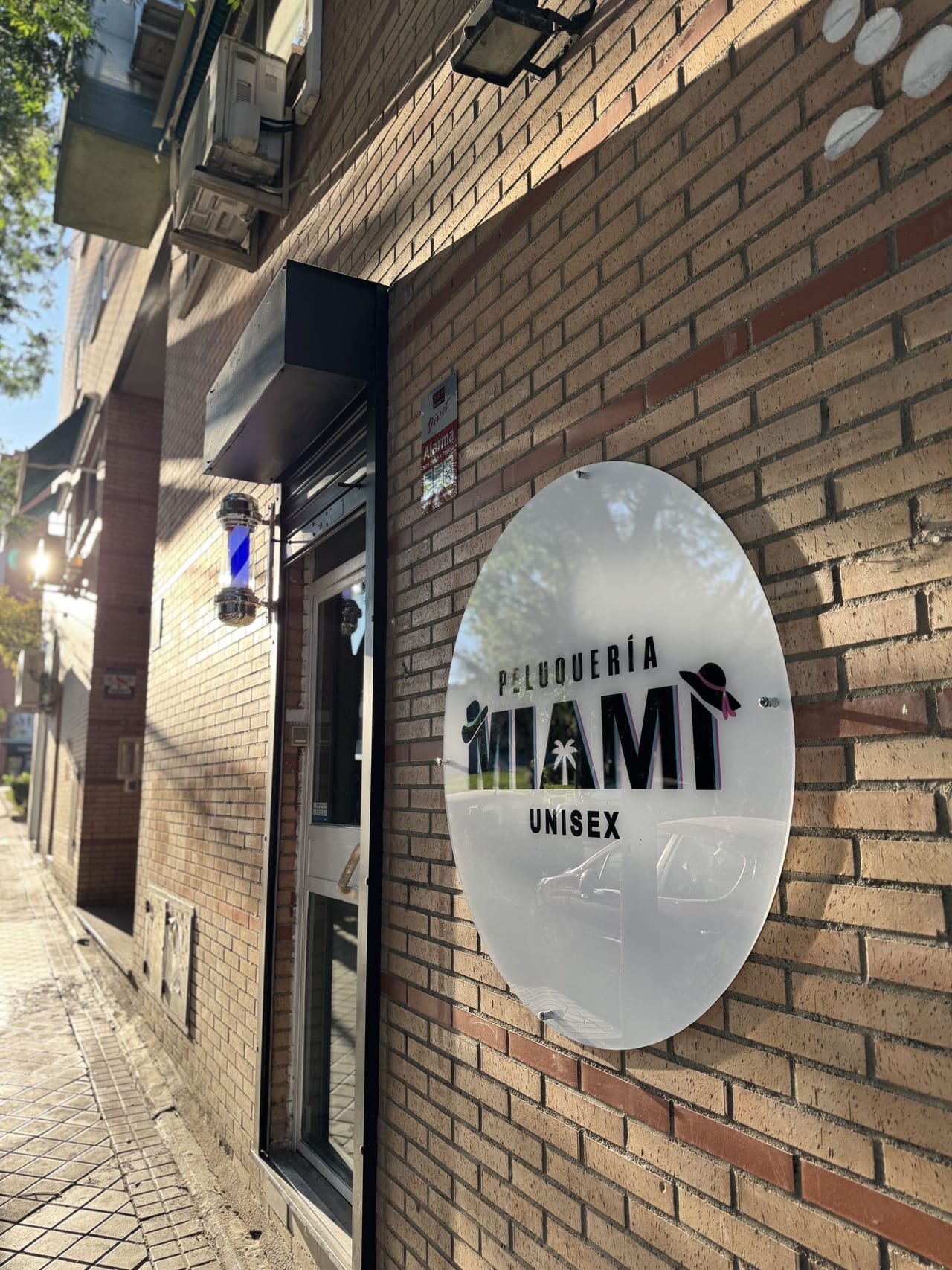 Peluquería MIAMI — barbería en Madrid