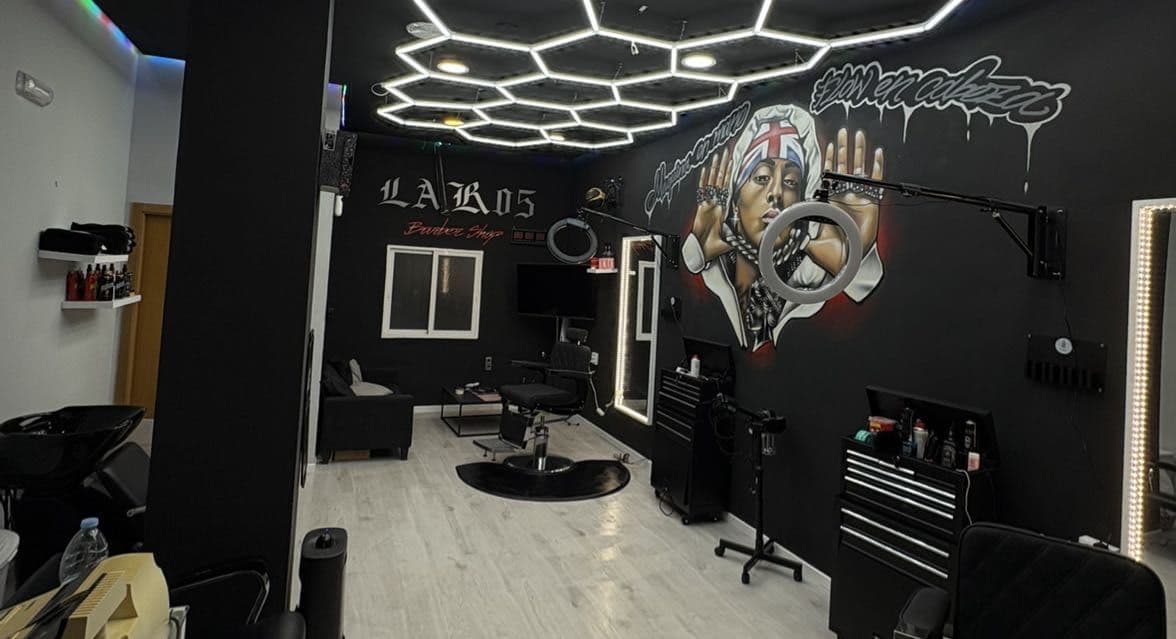 LA R05 — barbería en Ourense