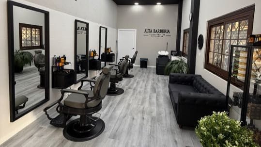 Alta Barberia Puerta Carmona — barbería en Sevilla