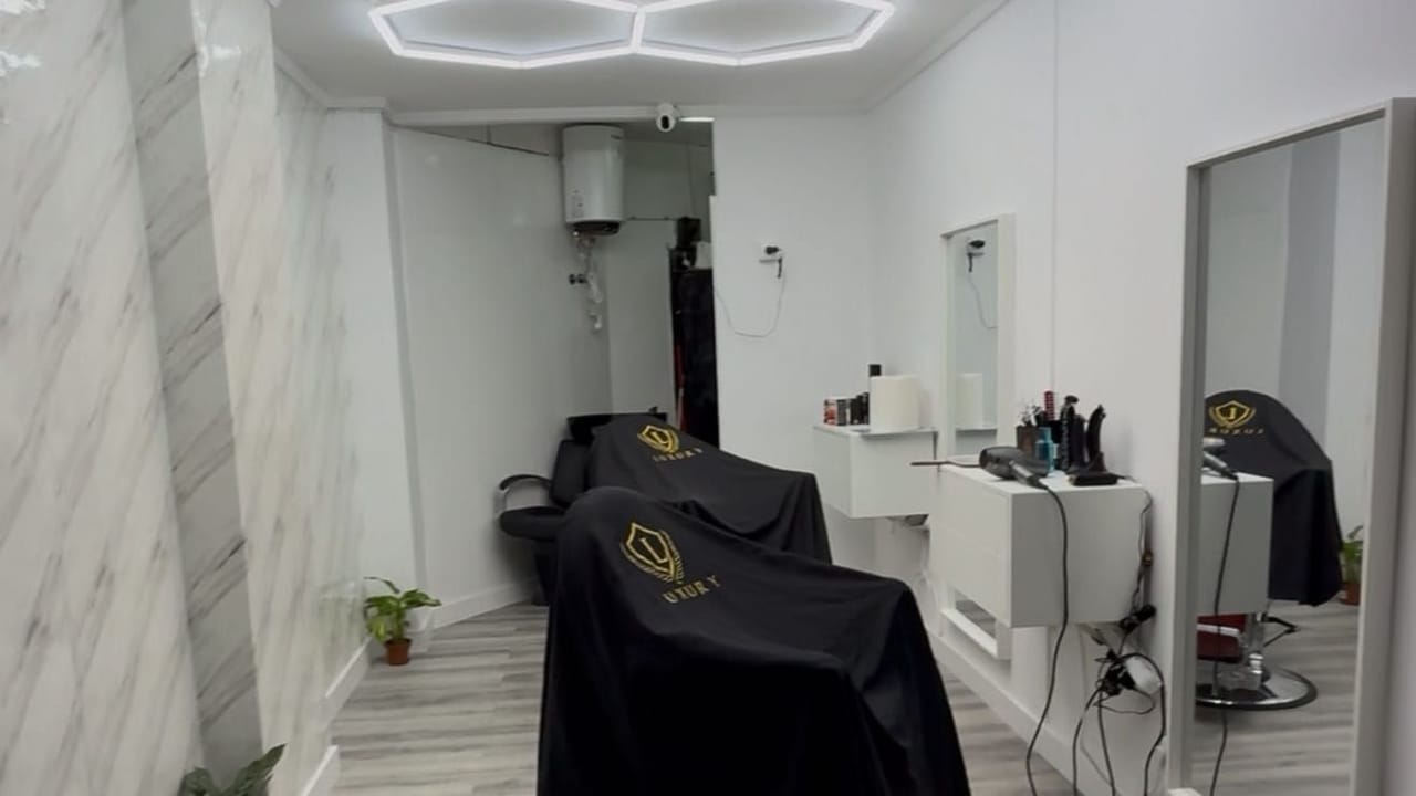 Luxury Plaza de España — barbería en Talavera de la Reina