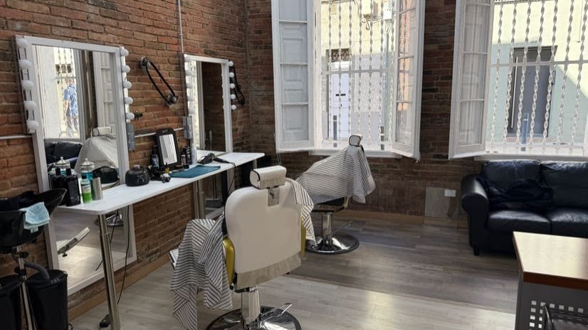 Thebarberjokerlatin + Parking Gratis O Servicio a Domicilio — barbería en Mataró