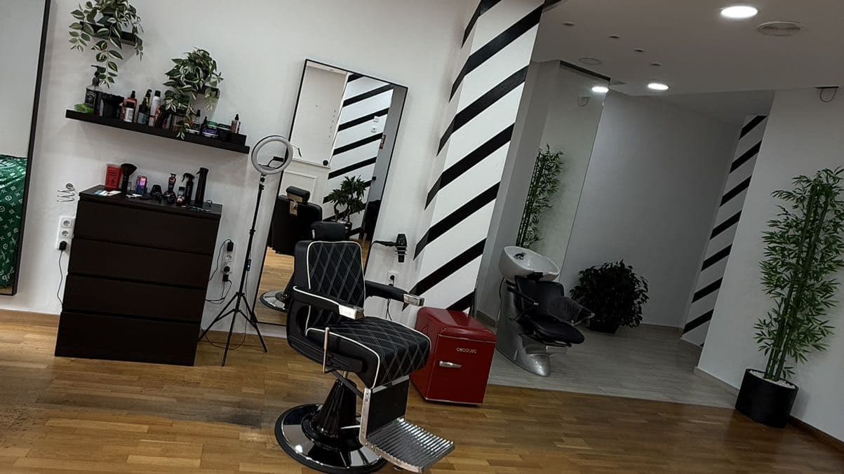 Brotons barber — barbería en Orihuela