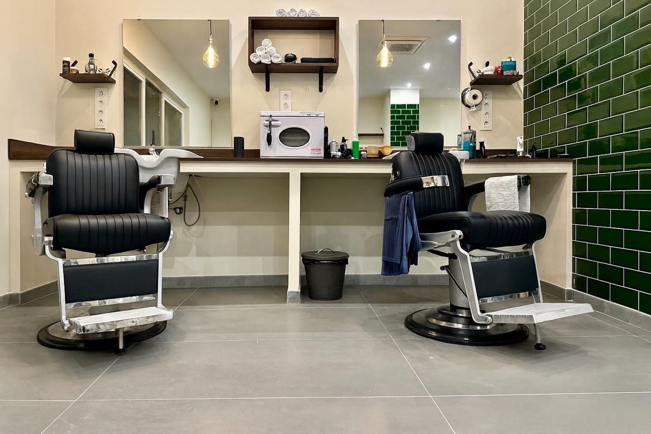 L’HOME BARBERÍA — barbería en Palma