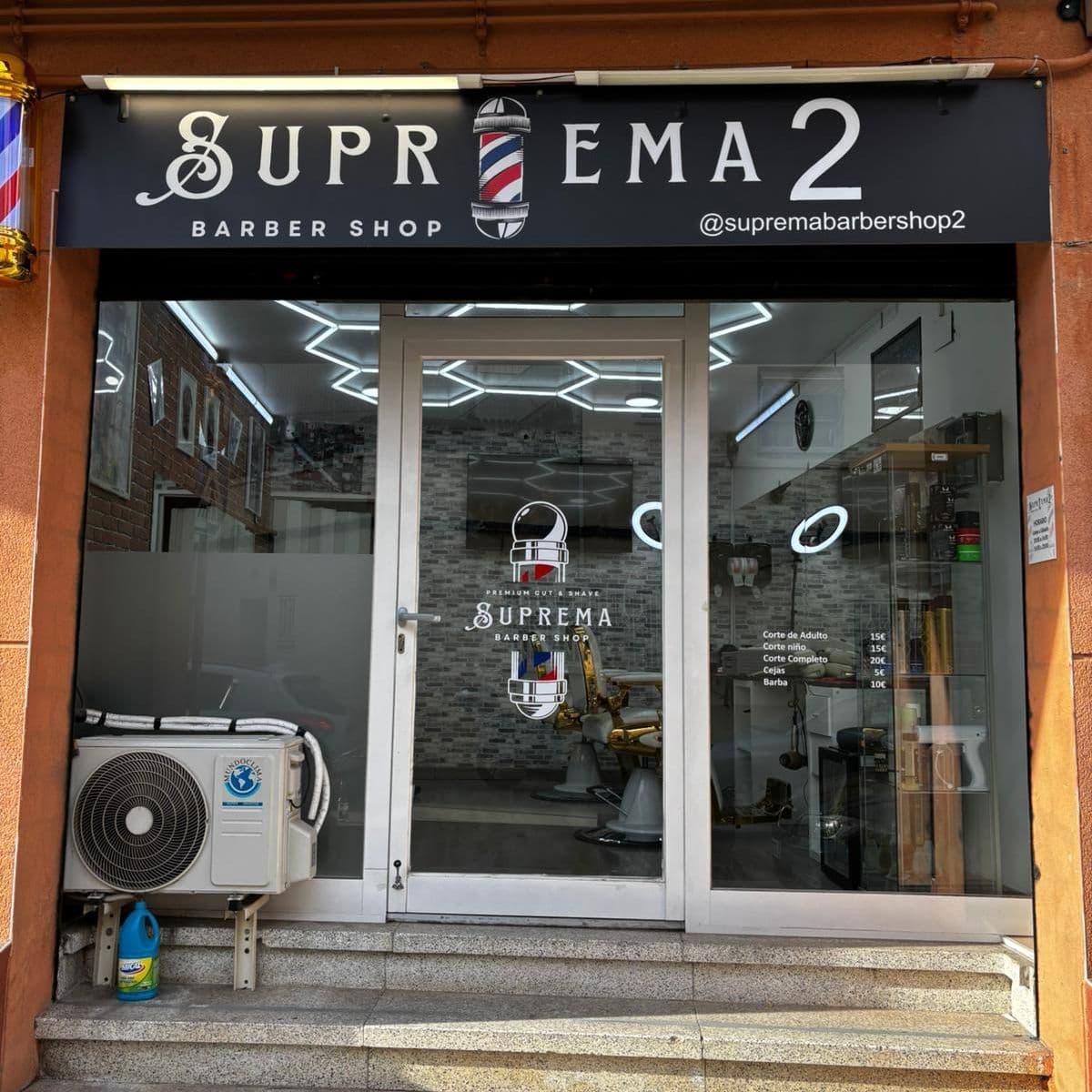 Suprema 2 Barbershop — barbería en Gavà