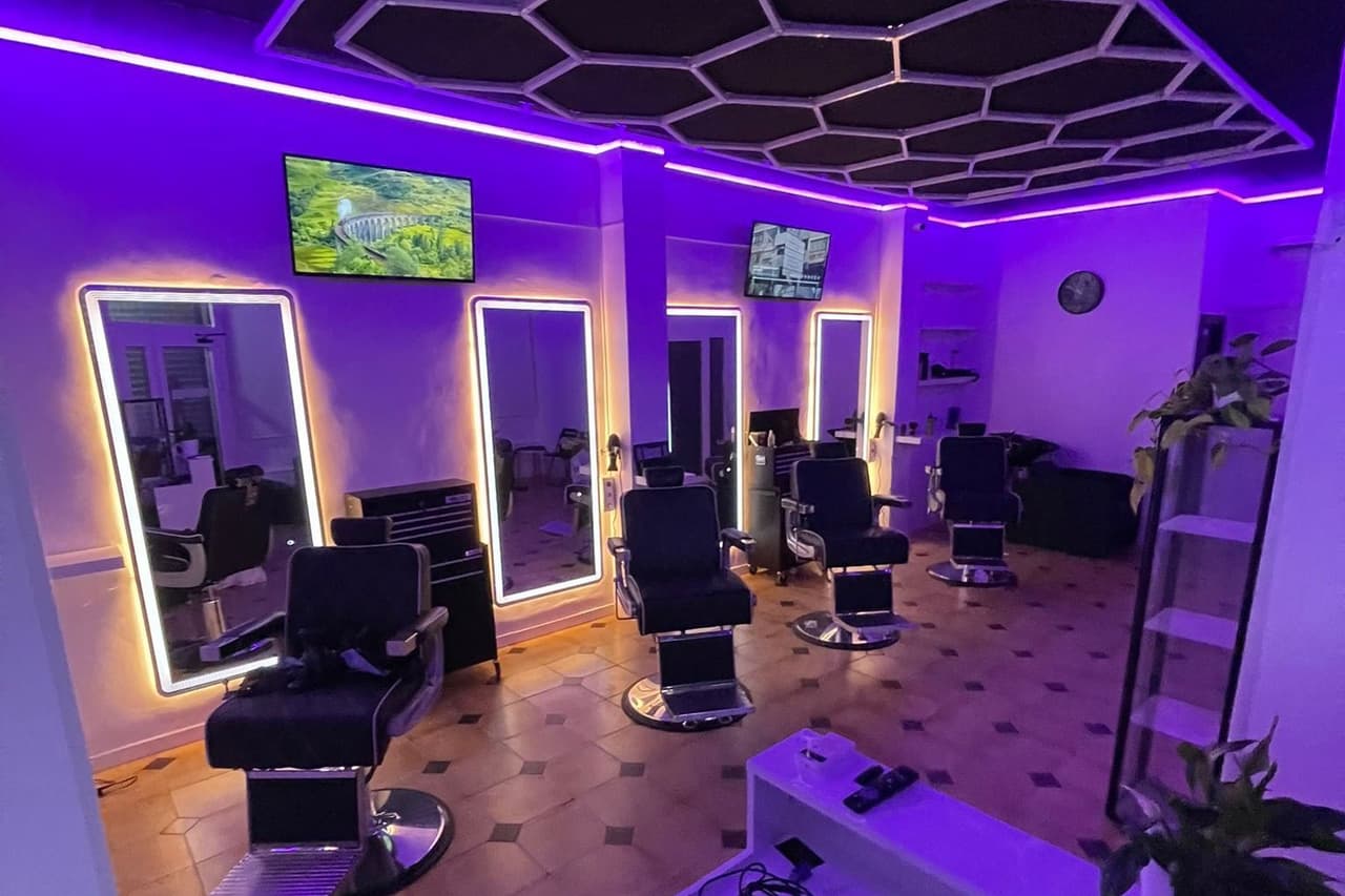 OSSI Barbershop — barbería en Parla