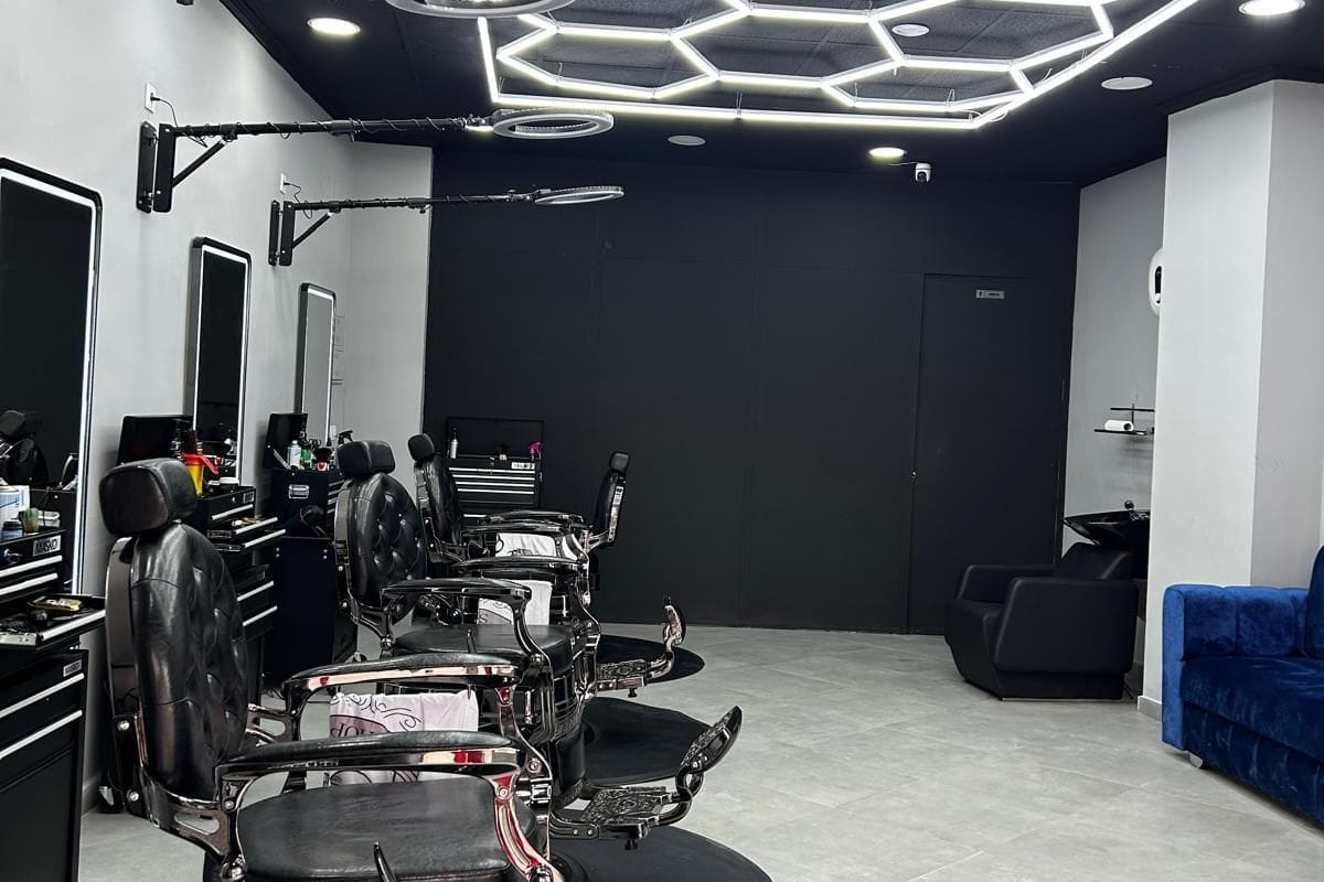 Othmanbarberstudio — barbería en Algemesí