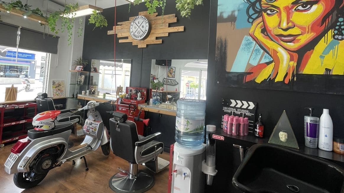D.URBAN BARBER — barbería en Nerja