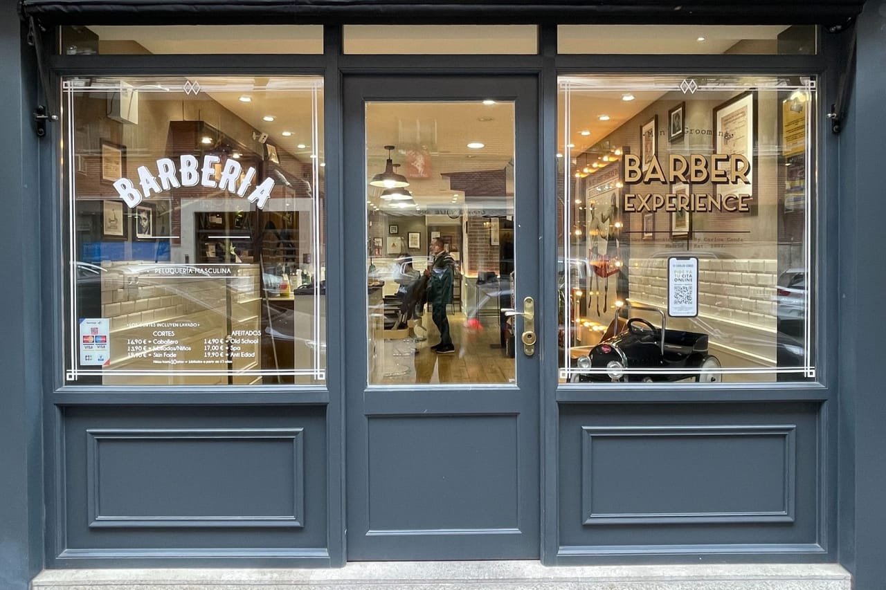 Conde de Casal Barbería Peluquería — barbería en Madrid