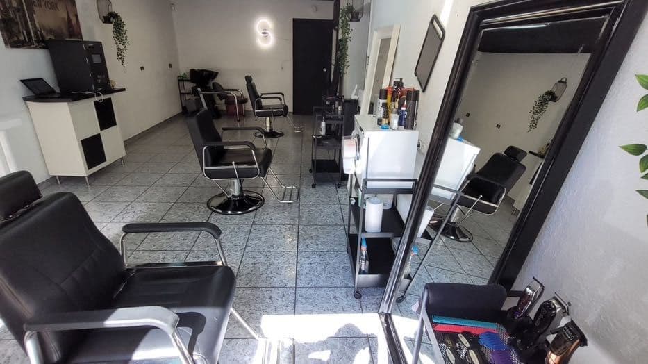 Santa Cruz Salón (Castellbisbal) — barbería en Castellbisbal