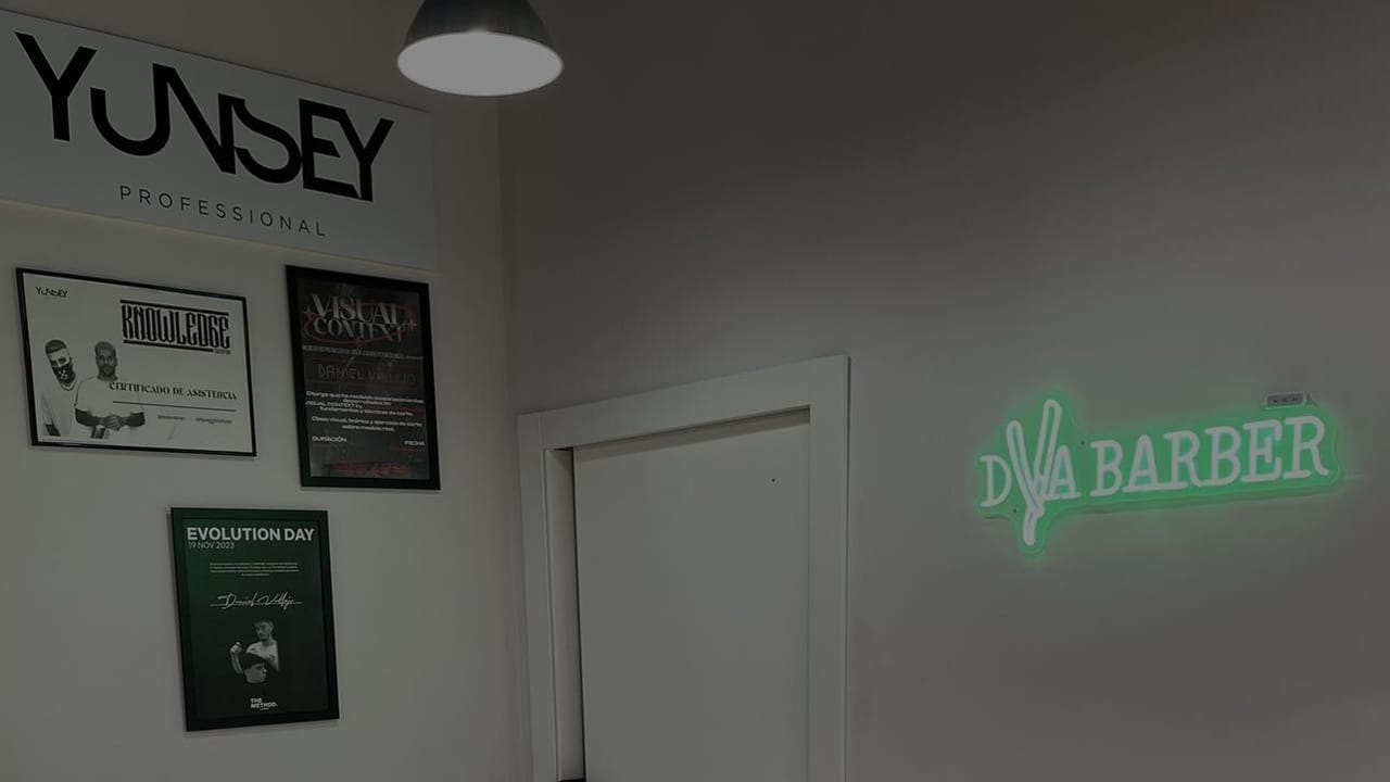 DVA BARBER — barbería en Ripollet