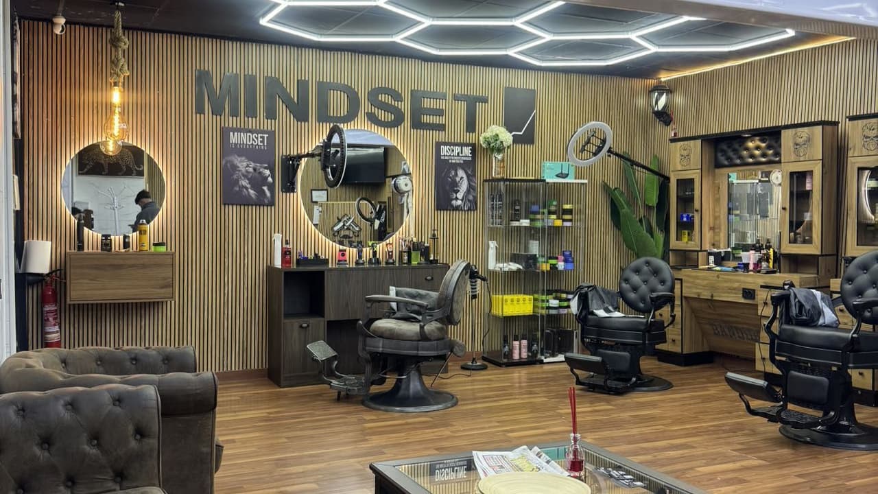 Peluquería y barbería azar — barbería en Ávila