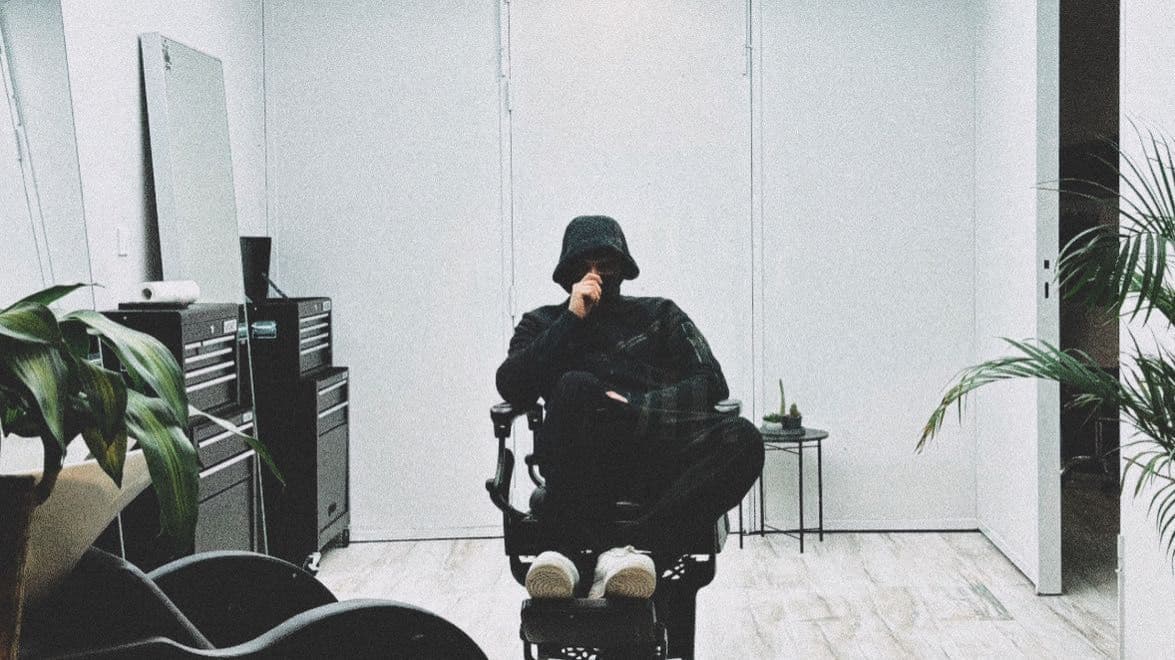 Peluqueria LeRouStudio — barbería en Tomares