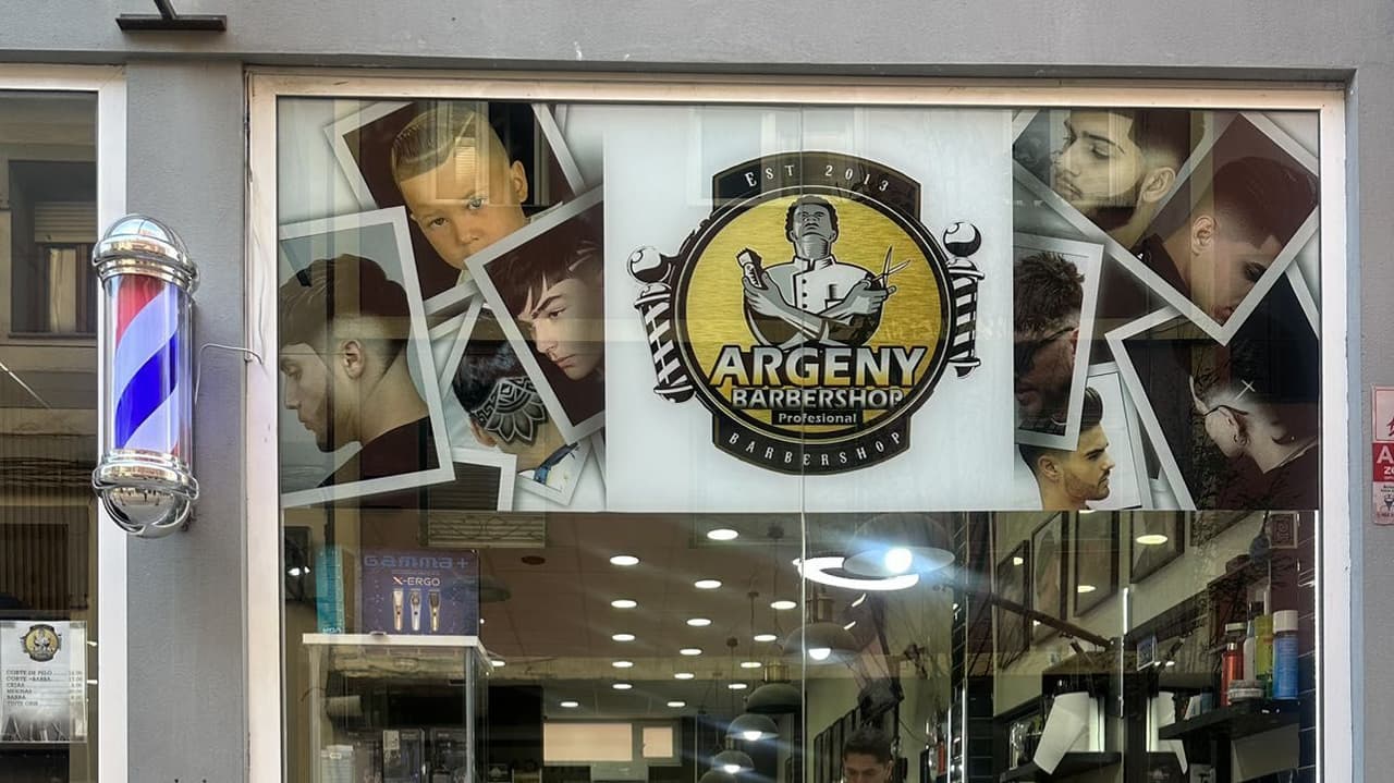 ARGENY PELUQUERIA — barbería en Santander