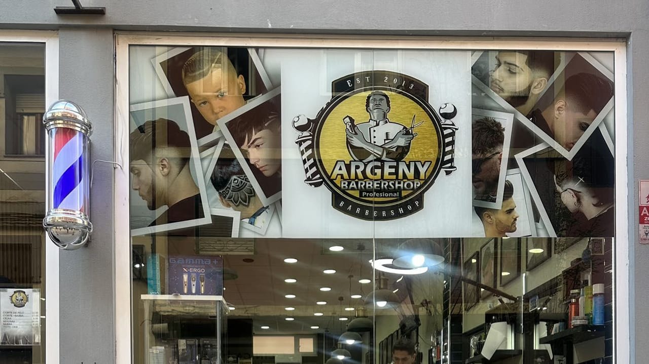 ARGENY PELUQUERIA — barbería en Santander
