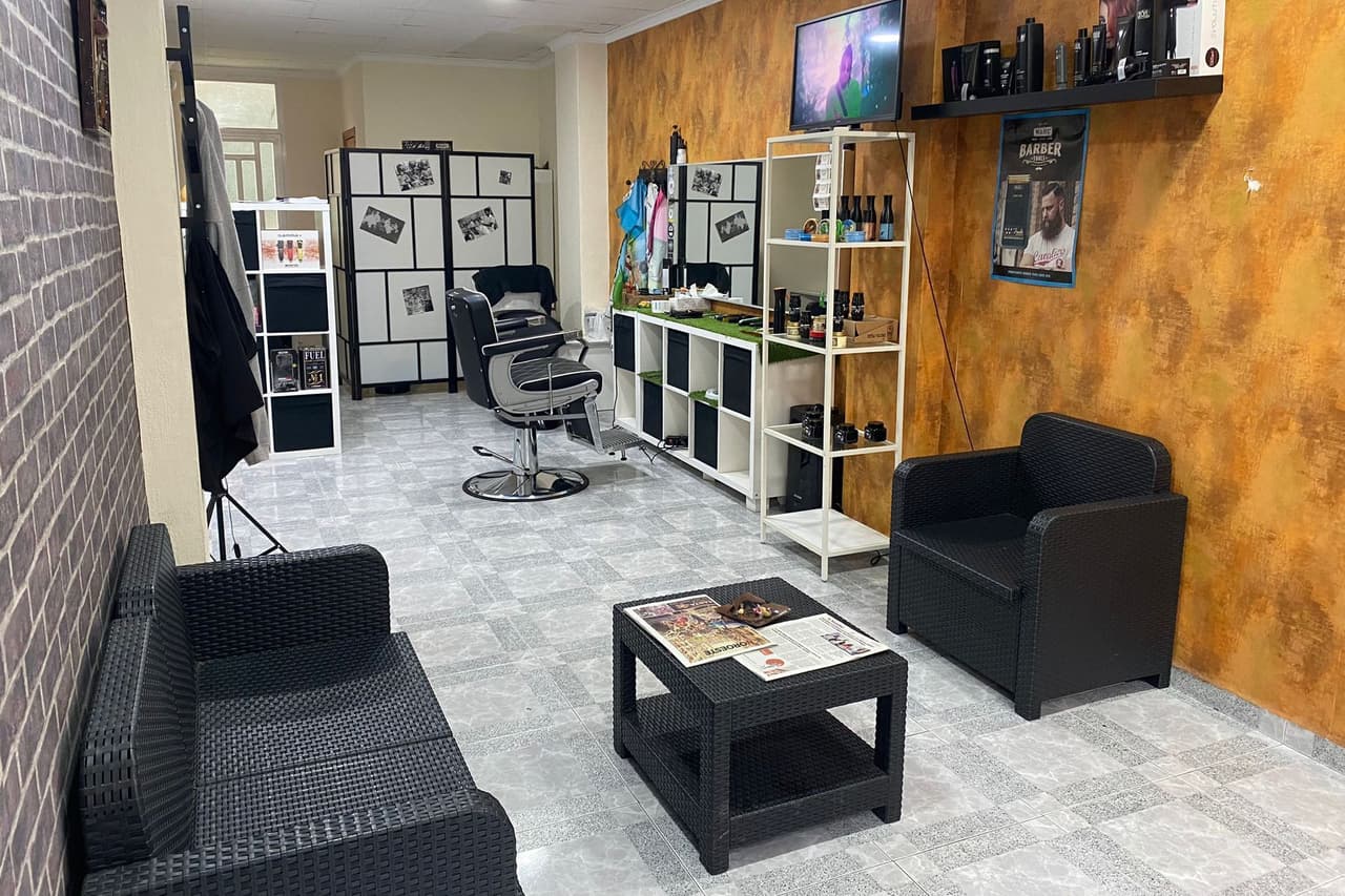 Abril Barbershop — barbería en Calasparra