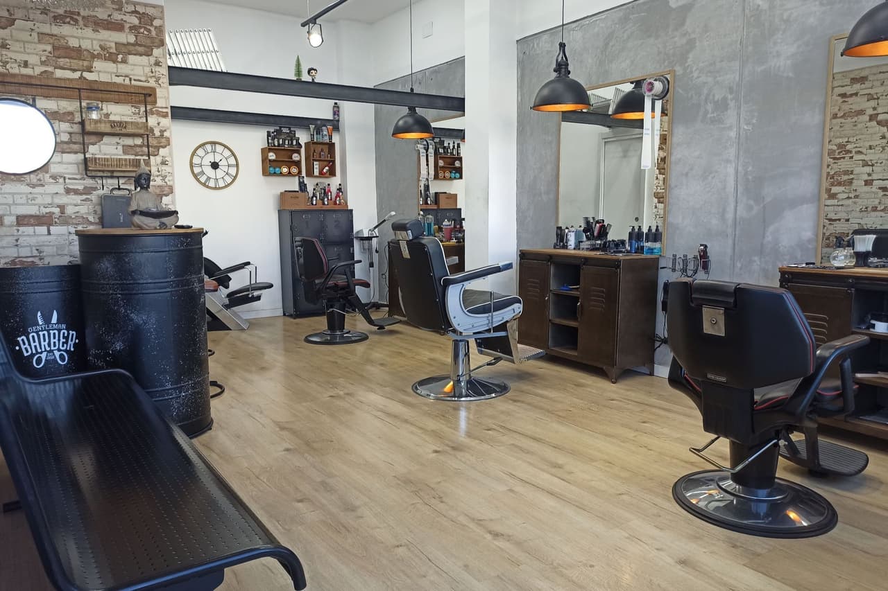 Barbería Corta Tu Rutina — barbería en Camas