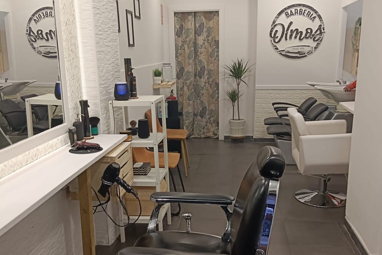 Barbería Olmos — barbería en Elche