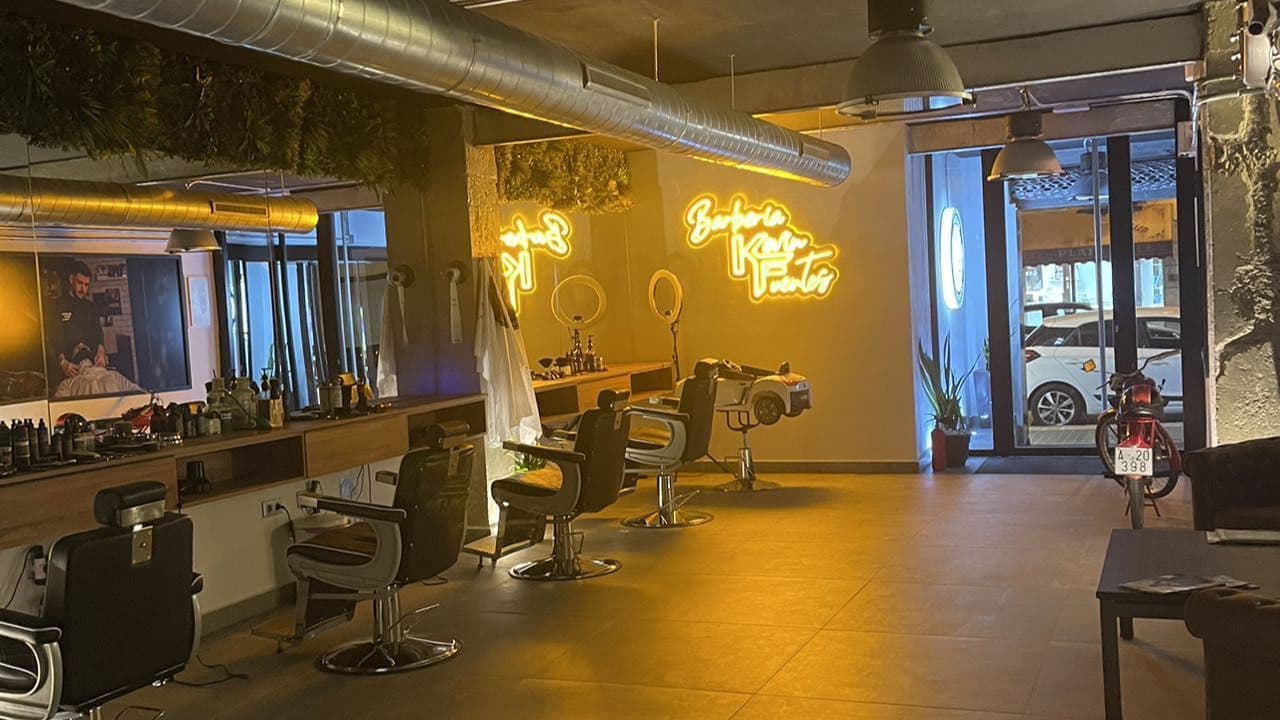 Barbería Kevin Fuentes — barbería en Elche