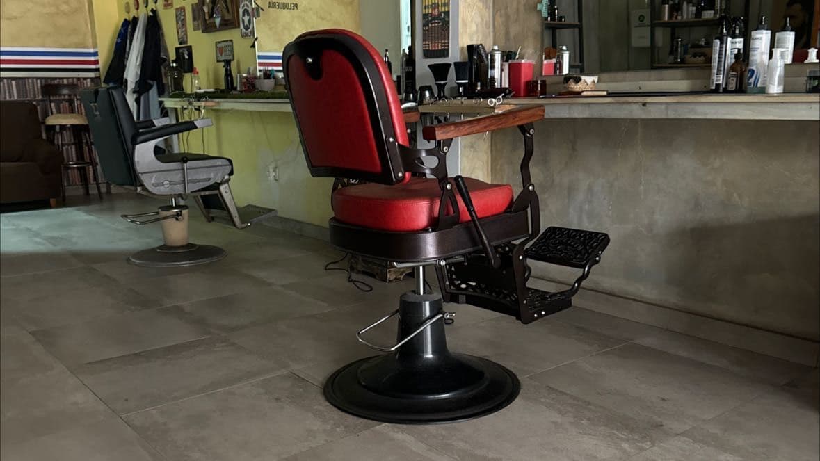 Peluqueria Javier Leon “el Pelu “ — barbería en Tomares