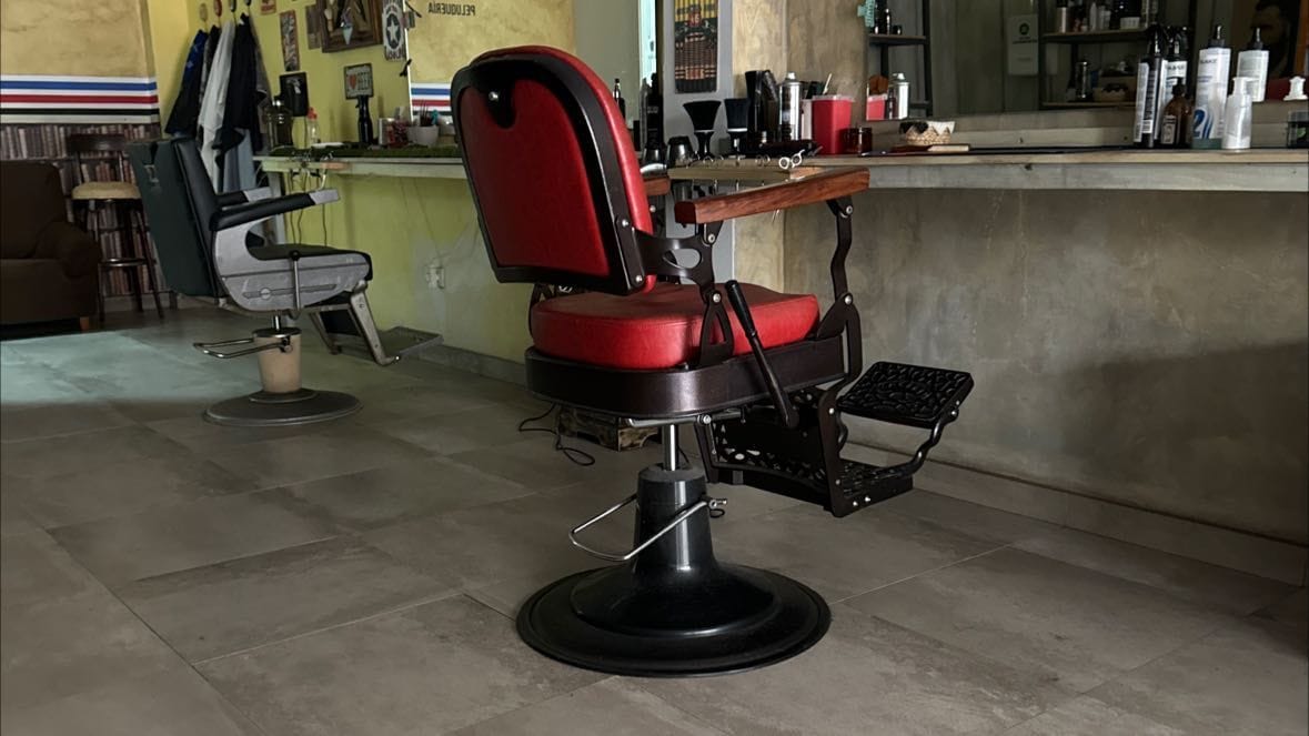 Peluqueria Javier Leon “el Pelu “ — barbería en Tomares