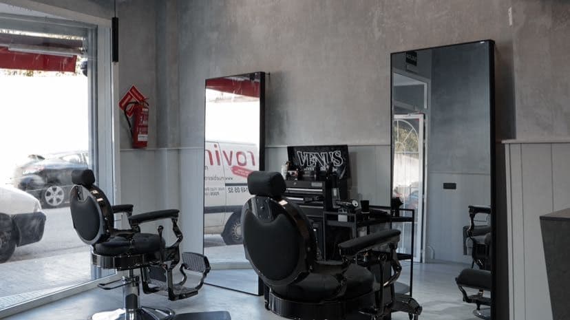 VENUS BARBER STUDIO — barbería en Foios