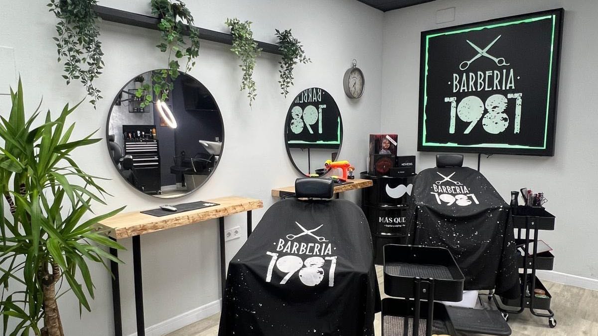 1981 Barberia — barbería en Palafolls