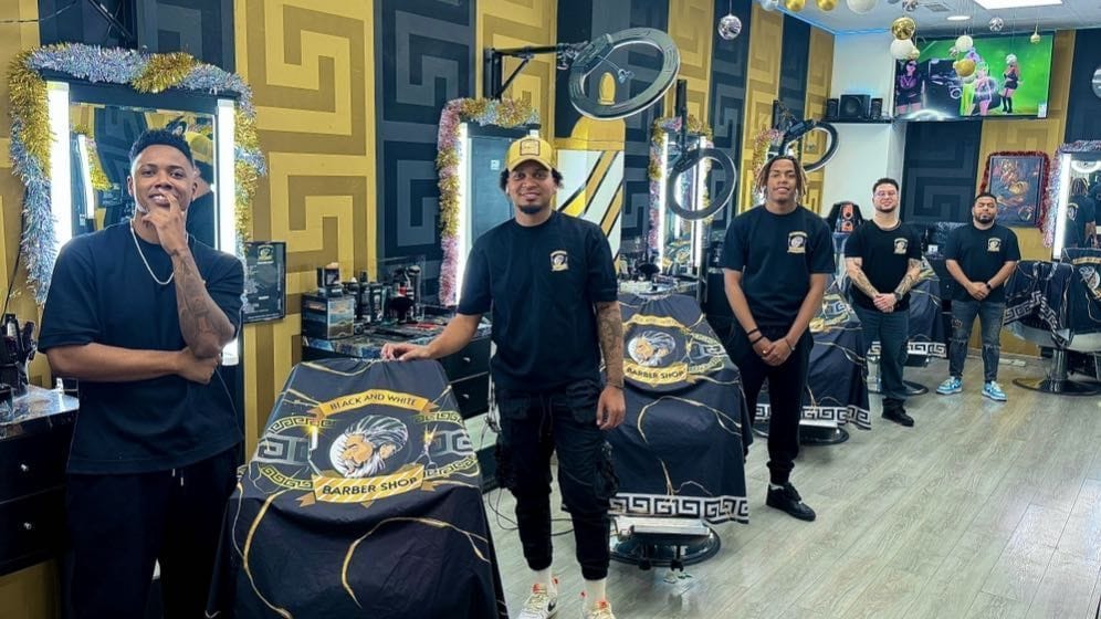 Black And White Barbershop Marbella — barbería en Marbella