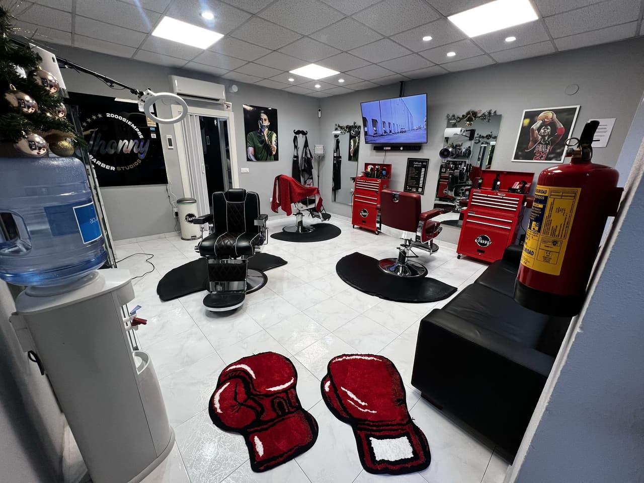JHONNY BARBER STUDIOS — barbería en Ávila
