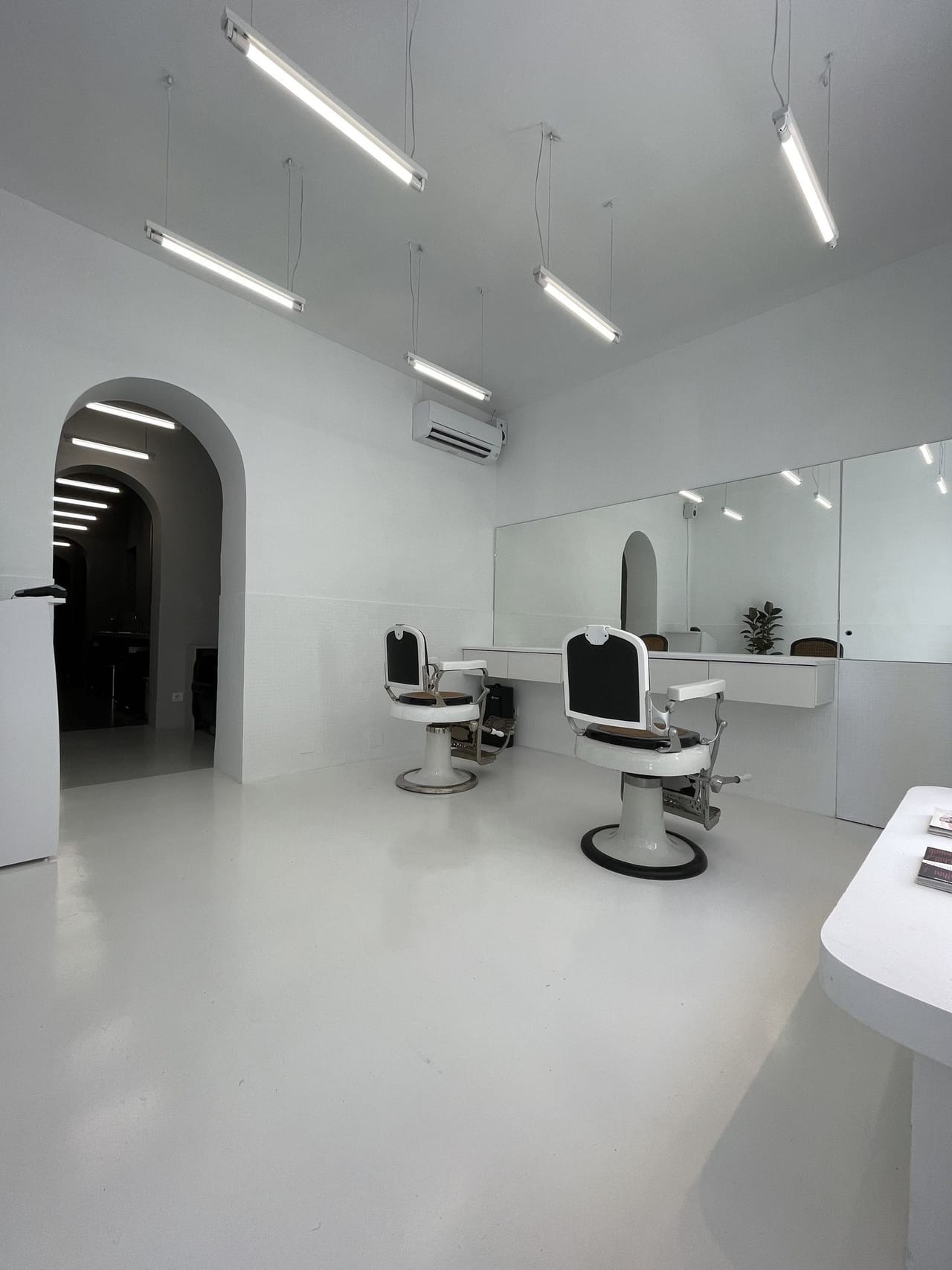 Oddity Hair Studio — barbería en Madrid