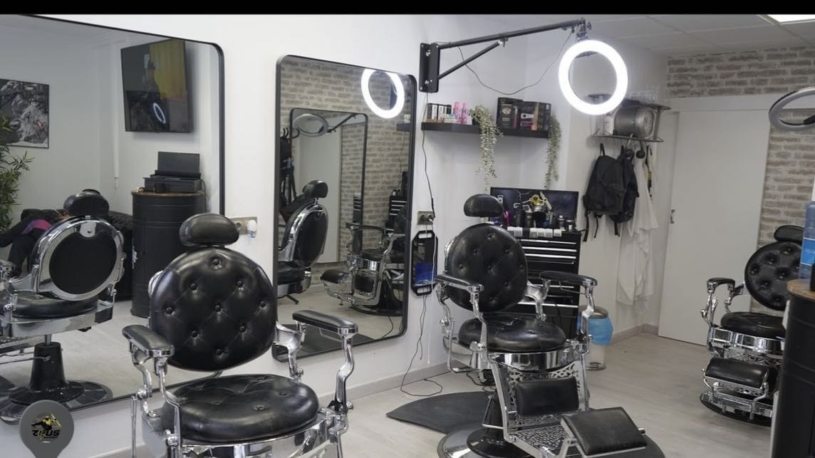 Zeus Barber Tavernes — barbería en Tavernes Blanques