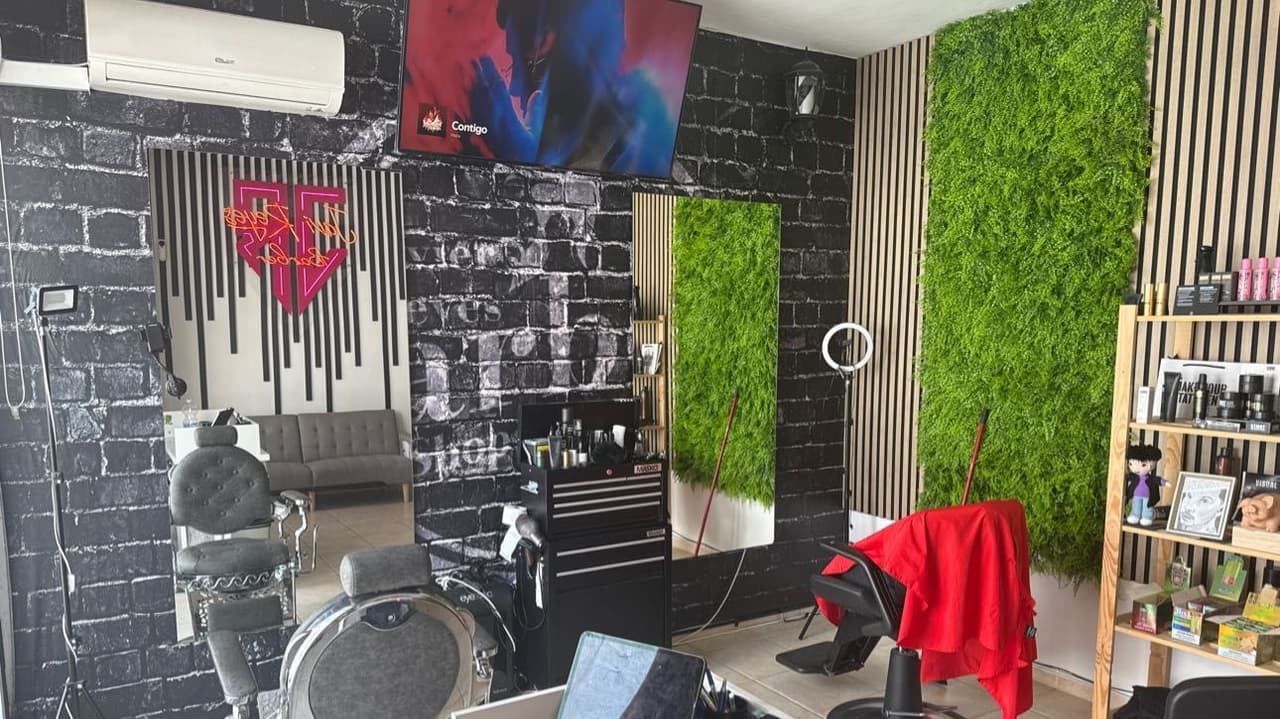 Javier Reyes Barber Shop — barbería en Huelva